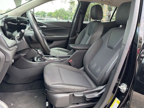 Used 2025 Buick Encore GX Preferred FWD image 22