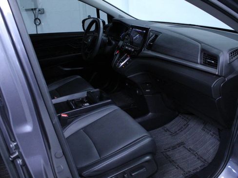 Used 2024 Honda Odyssey EX-L image 17
