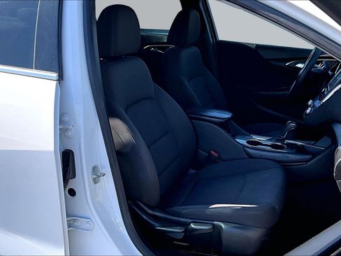 Used 2018 Chevrolet Malibu LT FWD image 7