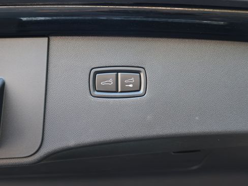 Used 2023 Porsche Cayenne Platinum Edition AWD/4WD image 6