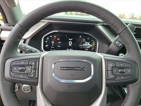 Used 2026 GMC Sierra 3500 Denali w/ Denali Reserve Package image 17