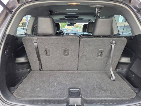 Used 2017 Honda Pilot Touring image 13