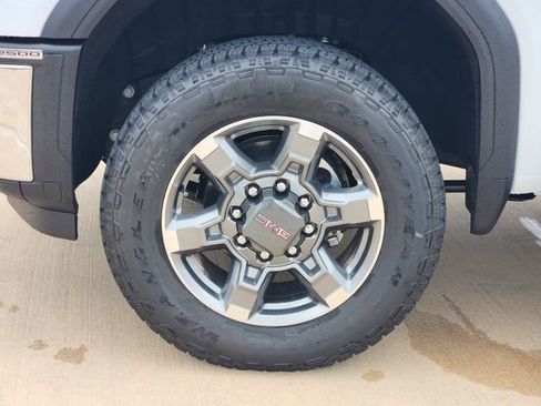 New 2026 GMC Sierra 2500 SLT AWD/4WD image 10