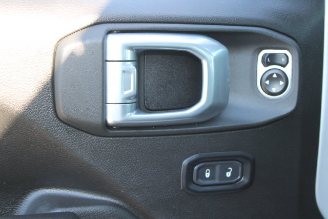 Used 2024 Jeep Wrangler Unlimited Rubicon 4xe AWD/4WD image 13