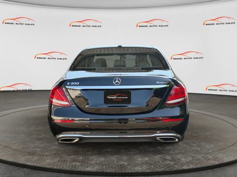 Used 2017 Mercedes-Benz E 300 4MATIC w/ Premium 1 Package image 9
