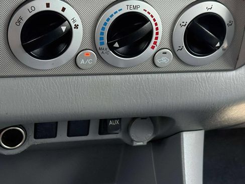 Used 2011 Toyota Tacoma 4x4 Double Cab w/ TRD Sport Pkg w/JBL Audio image 21