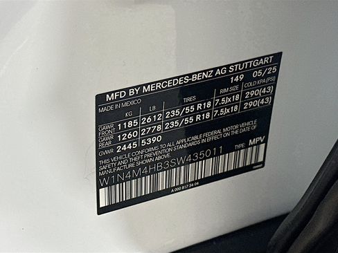 Certified 2025 Mercedes-Benz GLB 250 4MATIC image 41