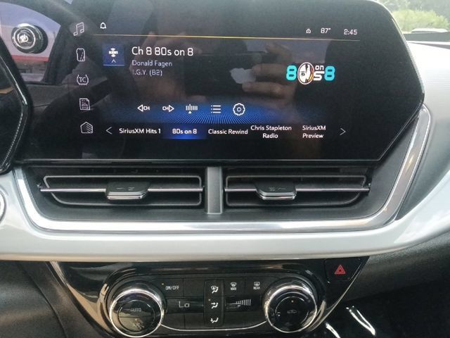 Used 2025 Chevrolet Trax LT FWD image 21