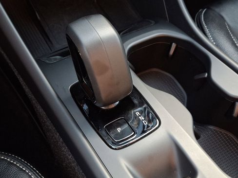 Certified 2024 Volvo XC40 B5 Core image 15