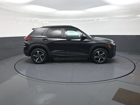 Used 2023 Chevrolet TrailBlazer RS AWD/4WD image 2