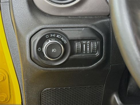 Used 2020 Jeep Wrangler Sport AWD/4WD image 11