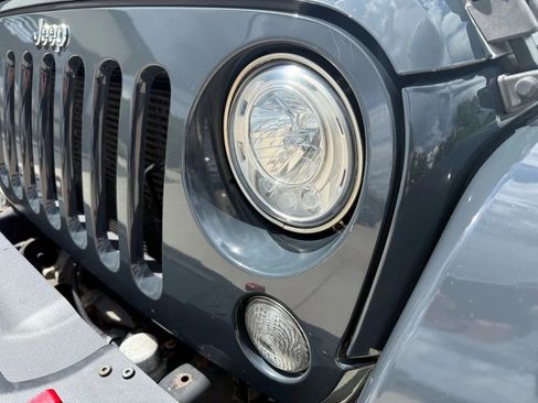 Used 2017 Jeep Wrangler Unlimited Rubicon image 63