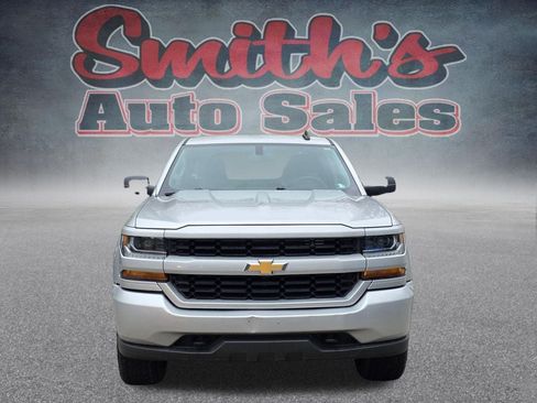 Used 2018 Chevrolet Silverado 1500 Custom w/ Custom Value Package AWD/4WD image 2