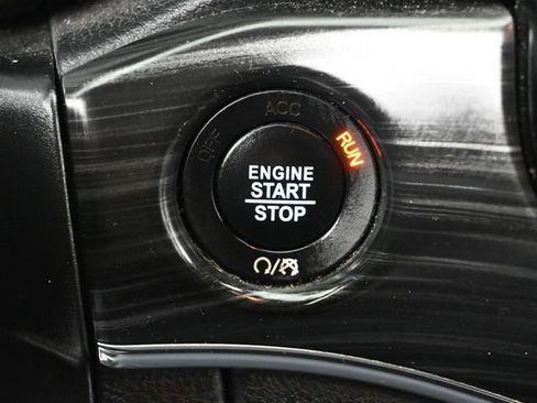 Used 2019 Jeep Grand Cherokee Limited image 30