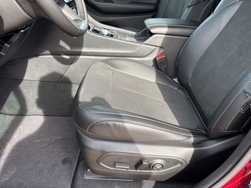 New 2025 Jeep Grand Cherokee Altitude RWD image 15