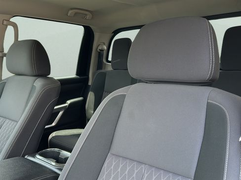 Used 2023 Nissan Titan SV w/ SV Convenience Package RWD image 14