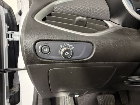 Used 2025 Chevrolet Malibu LS FWD image 21