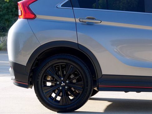 Used 2020 Mitsubishi Eclipse Cross LE image 26