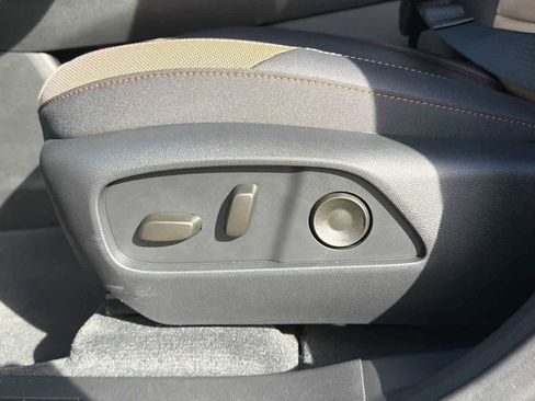 New 2026 Chevrolet Equinox ACTIV w/ Convenience Package III image 19