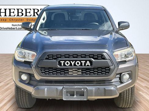 Used 2018 Toyota Tacoma SR5 RWD image 3
