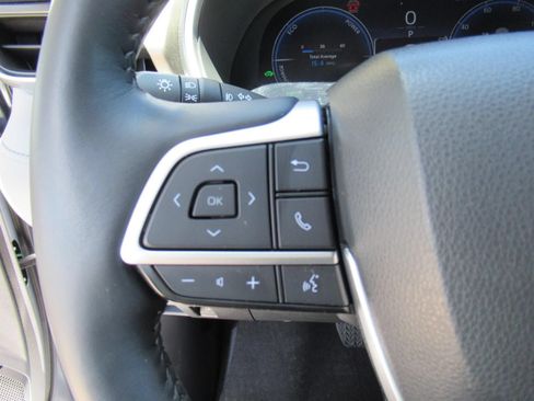 Used 2023 Toyota Highlander Limited FWD image 25