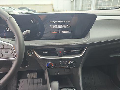 Used 2024 Buick Encore GX Preferred w/ Comfort Package FWD image 19