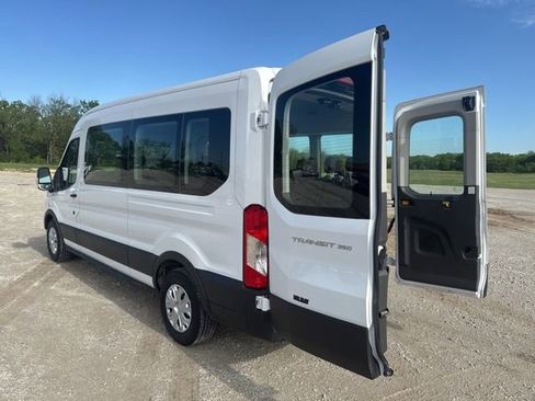 Used 2023 Ford Transit 350 XLT RWD image 4