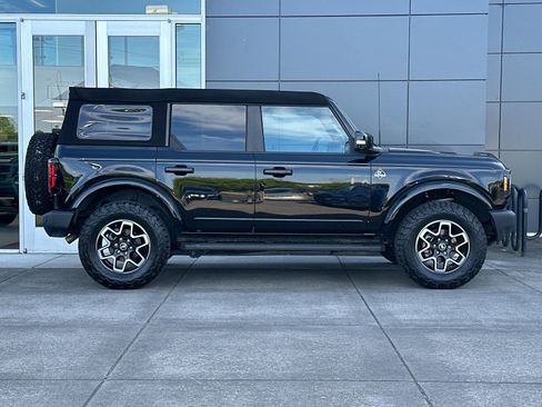 Used 2023 Ford Bronco Outer Banks AWD/4WD image 2