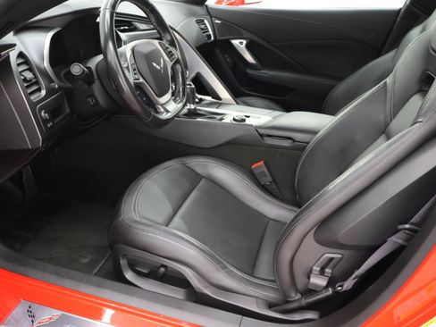 Used 2017 Chevrolet Corvette Stingray Coupe w/ 1LT RWD image 8