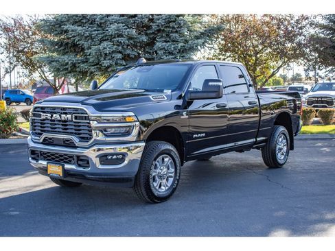 Certified 2025 RAM 2500 Big Horn AWD/4WD image 4