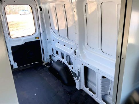 Used 2022 Ford Transit 250 image 21