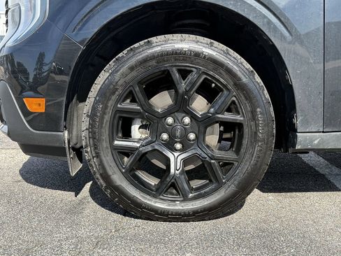 Used 2025 Ford Maverick Lariat w/ Black Appearance Package image 9