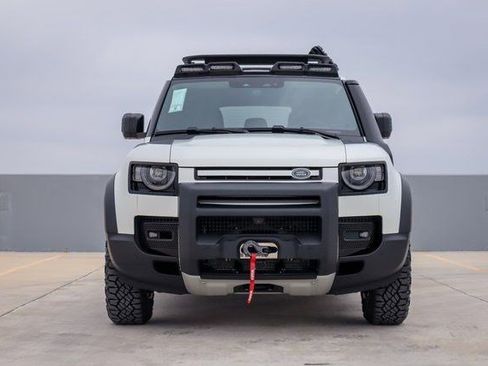 Used 2024 Land Rover Defender 110 S image 2