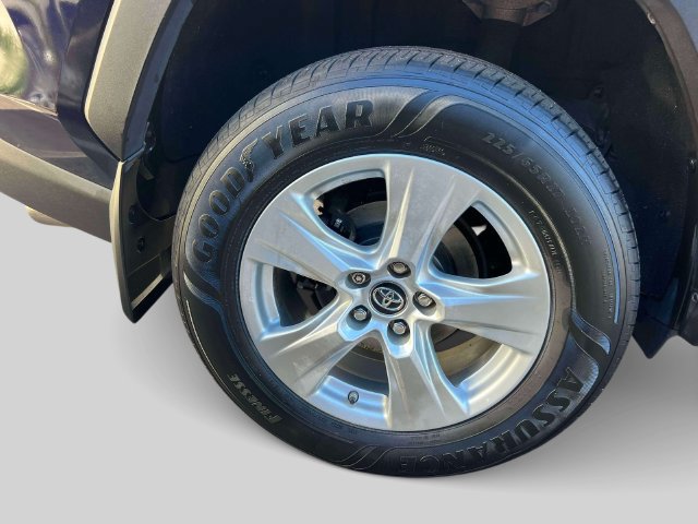 Used 2019 Toyota RAV4 XLE w/ All Weather Liner Package AWD/4WD image 9