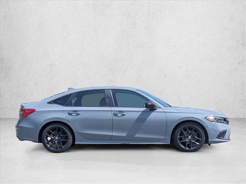 Used 2024 Honda Civic Sport image 4