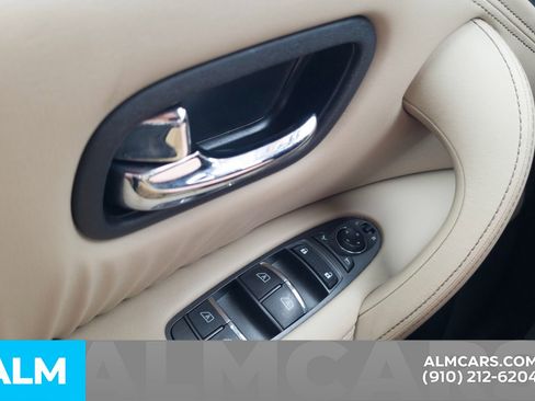 Used 2024 Nissan Armada SV image 31