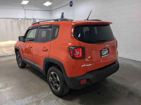 Used 2015 Jeep Renegade Latitude w/ Cold Weather Group II AWD/4WD image 9