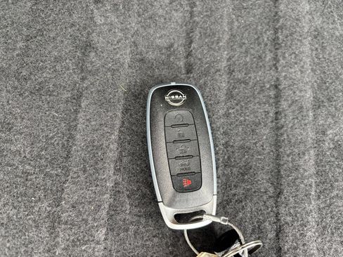 Used 2025 Nissan Rogue SV AWD/4WD image 22