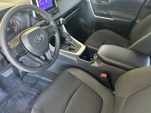 Used 2025 Toyota RAV4 LE AWD/4WD image 11
