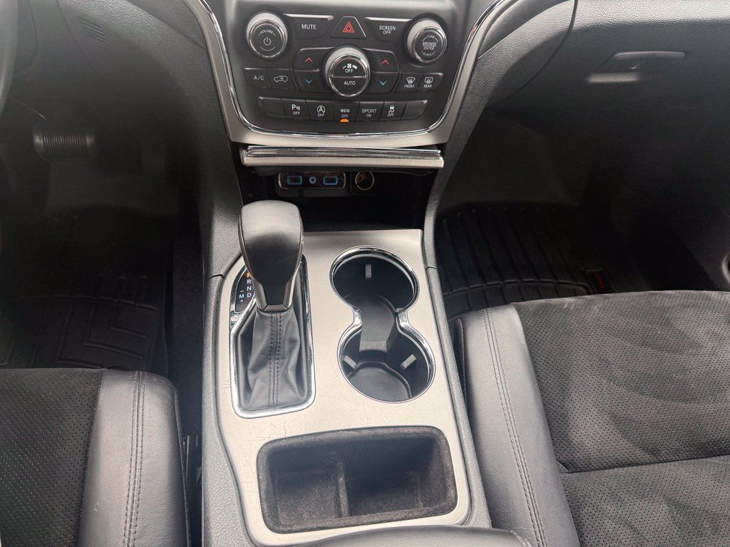Used 2018 Jeep Grand Cherokee Altitude AWD/4WD image 23