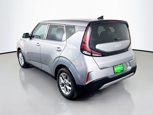 Used 2023 Kia Soul LX w/ Option Group 015 FWD image 7