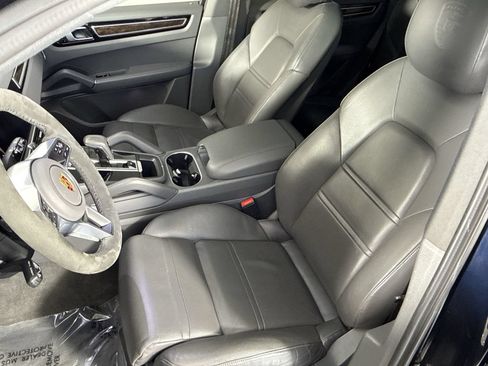 Used 2019 Porsche Cayenne AWD/4WD image 19