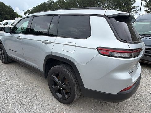 Used 2025 Jeep Grand Cherokee L Altitude AWD/4WD image 10
