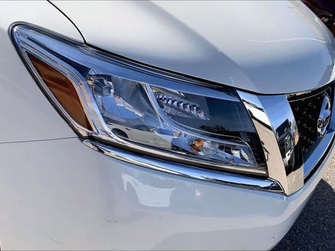 Used 2015 Nissan Pathfinder Platinum w/ Family Entertainment Package image 26