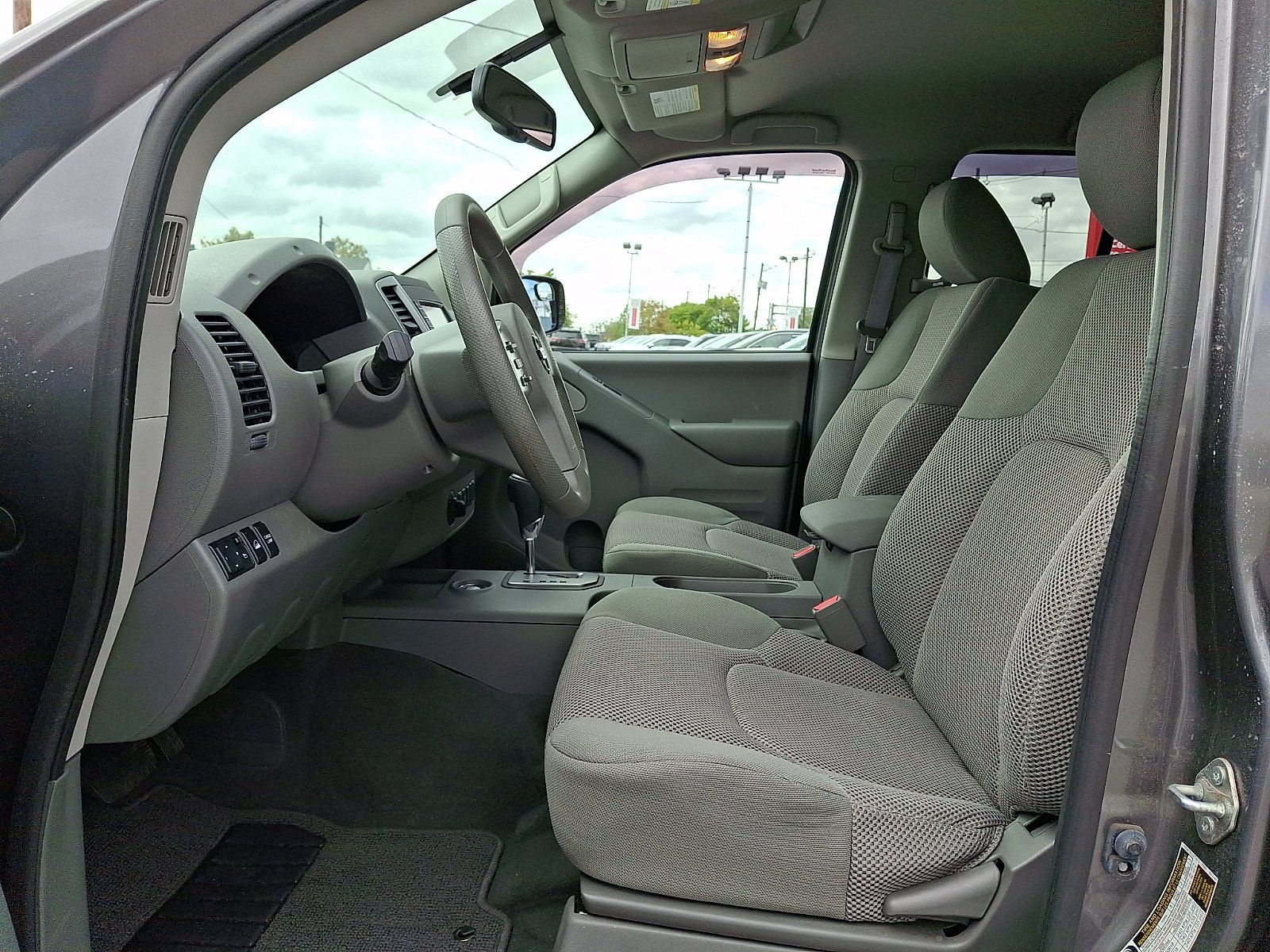 Certified 2021 Nissan Frontier SV w/ Midnight Edition Floor Mats AWD/4WD image 13