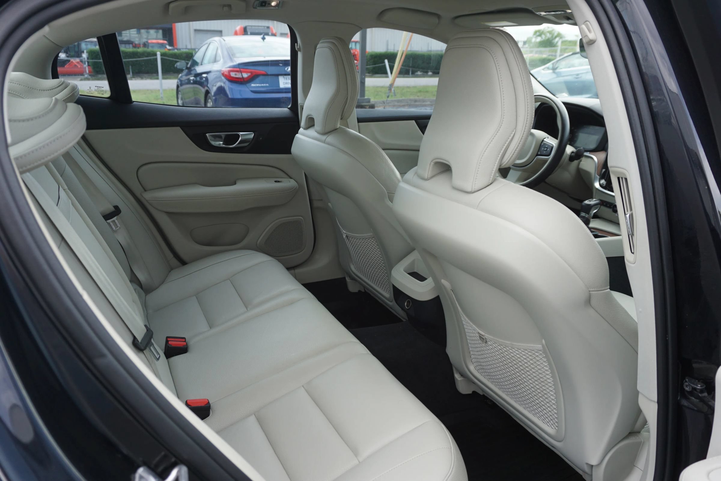 Used 2020 Volvo S60 T6 Momentum w/ Premium Package AWD/4WD image 22