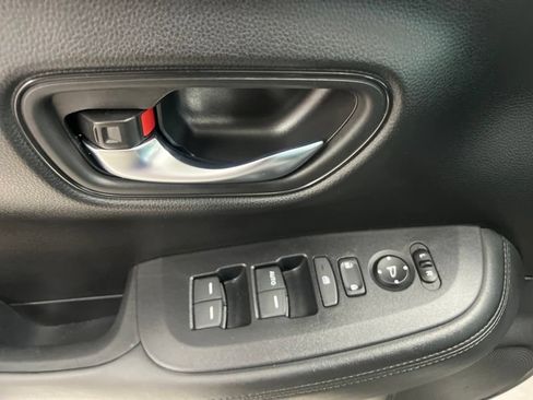 Used 2024 Honda HR-V LX image 19