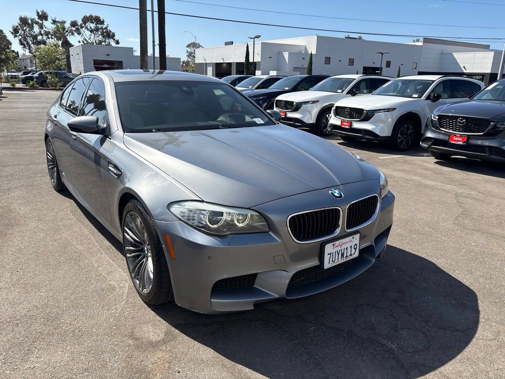 Used 2013 BMW M5 RWD image 3