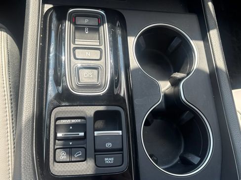 Used 2025 Honda Pilot Touring image 16