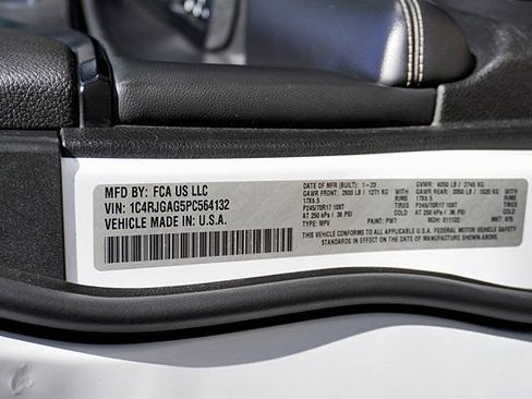 Certified 2023 Jeep Grand Cherokee Laredo RWD image 33